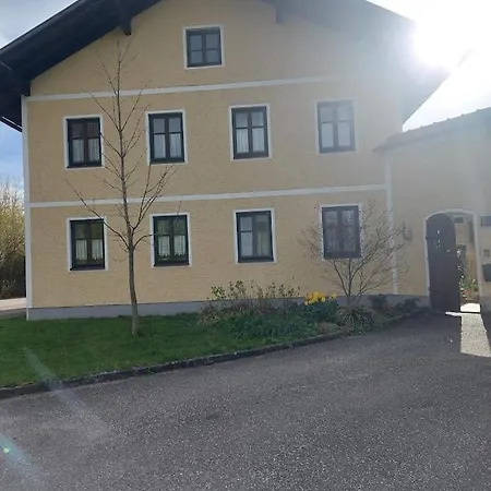 Reindlhof Fam Karer Apartment